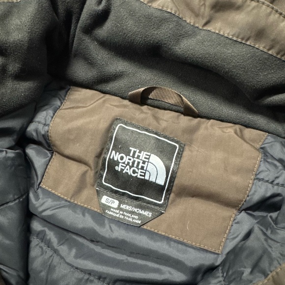 The North Face Men's Dark Brown Raincoat - Picture 5 of 9
